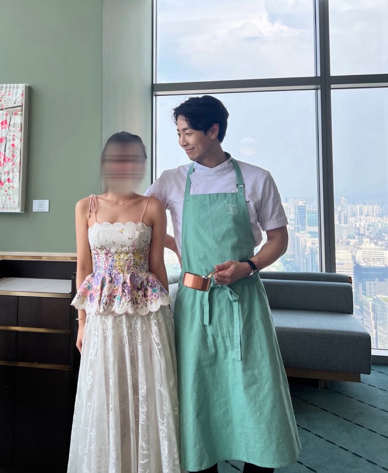 [잡담] 손종원 이타닉 앞치마 입고 서비스하러 나올 때 | 인스티즈