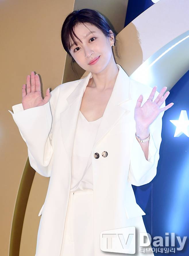 [정보/소식] 하니, KBS 새 주말극 '사랑이 온다' 출연 "검토 중" | 인스티즈