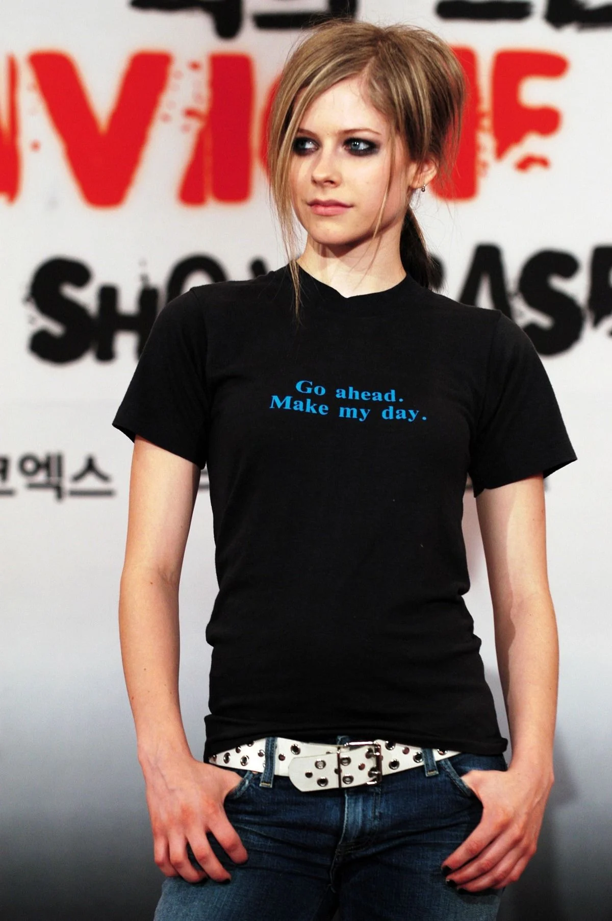 [잡담] 에이브릴 라빈 몸통 진짜 작네 | 인스티즈