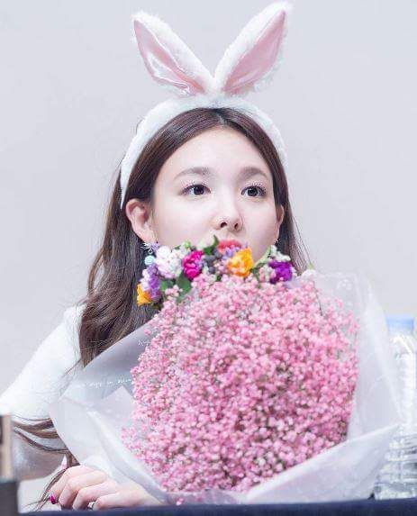 팀내 최연장자이자 서열 최하위인 두 걸그룹 멤버 | 인스티즈