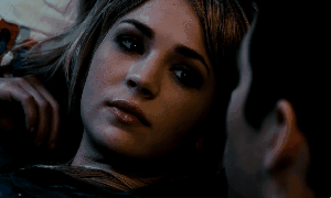 처음보는 사람이랑 연애상담 하다가 같이 자버렸어요.gif | 인스티즈