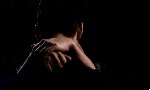 처음보는 사람이랑 연애상담 하다가 같이 자버렸어요.gif | 인스티즈