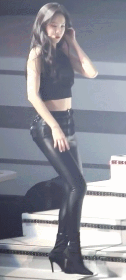 손나 가죽 바지.gif | 인스티즈