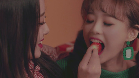 사랑노래에서 대놓고 나 언니 좋아!! 하는 뮤비 | 인스티즈