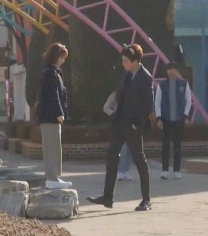 박형식&박보영이 키를 맞추는 방법.gif | 인스티즈
