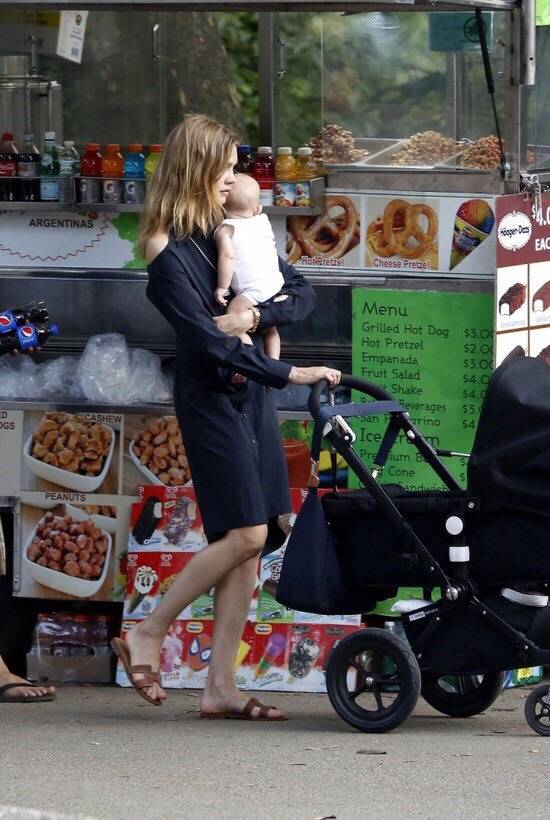 다섯아이의 엄마이자 루이비통 회장 장남의 부인인 모델 나탈리아 보디아노바.jpg | 인스티즈