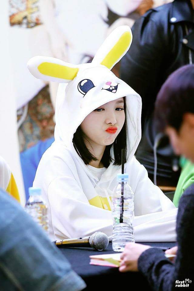 팀내 최연장자이자 서열 최하위인 두 걸그룹 멤버 | 인스티즈