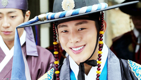 [고르기] 오갈데 없는 여시와 함께 있어줄 사람을 골라보자 | 인스티즈