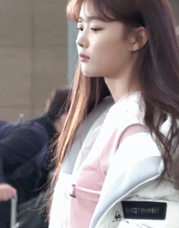 실물 느낌 나는 오늘의 김유정 움짤 | 인스티즈