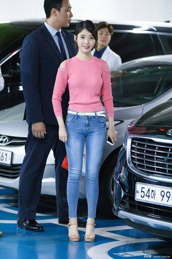 아이유 청바지 핏ㄷㄷㄷ | 인스티즈