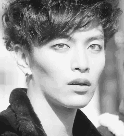 게녀의 감기를 걱정하며 주말에 같이 데이트 할 손님 고르기 | 인스티즈