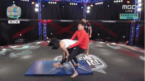 부비부비 당하는 남자 | 인스티즈