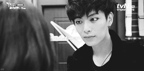 게녀의 감기를 걱정하며 주말에 같이 데이트 할 손님 고르기 | 인스티즈