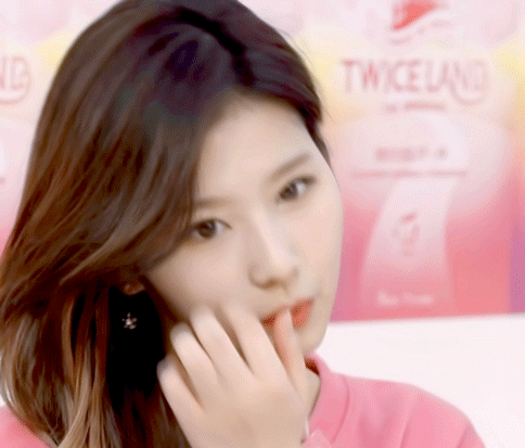 사랑스러운 매력이 있는 사나.gif | 인스티즈