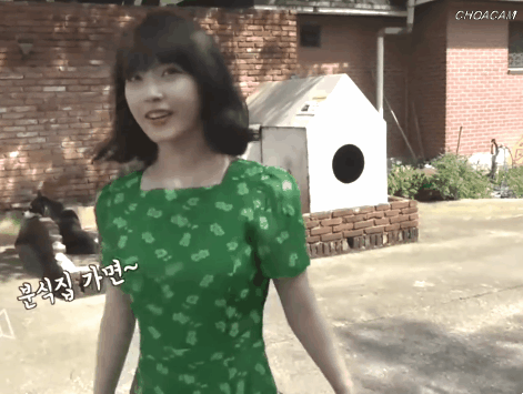 아이유 패션 극딜하는 매니저.jpgif | 인스티즈