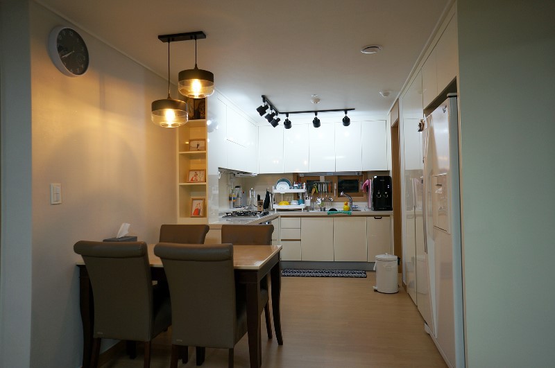 웹툰 데뷔 13년차 신인 변태 만화가 유부남의 집 | 인스티즈