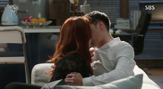드라마 역사상 길이 남을 것 같은 키스신.gif | 인스티즈