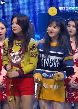 [레드벨벳] 조이에게 하트 보내는 (호)구사즈.gif | 인스티즈