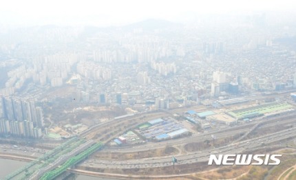 오늘자 vs 중국 공장 가동 멈췄을때 서울 하늘 비교.jpg | 인스티즈