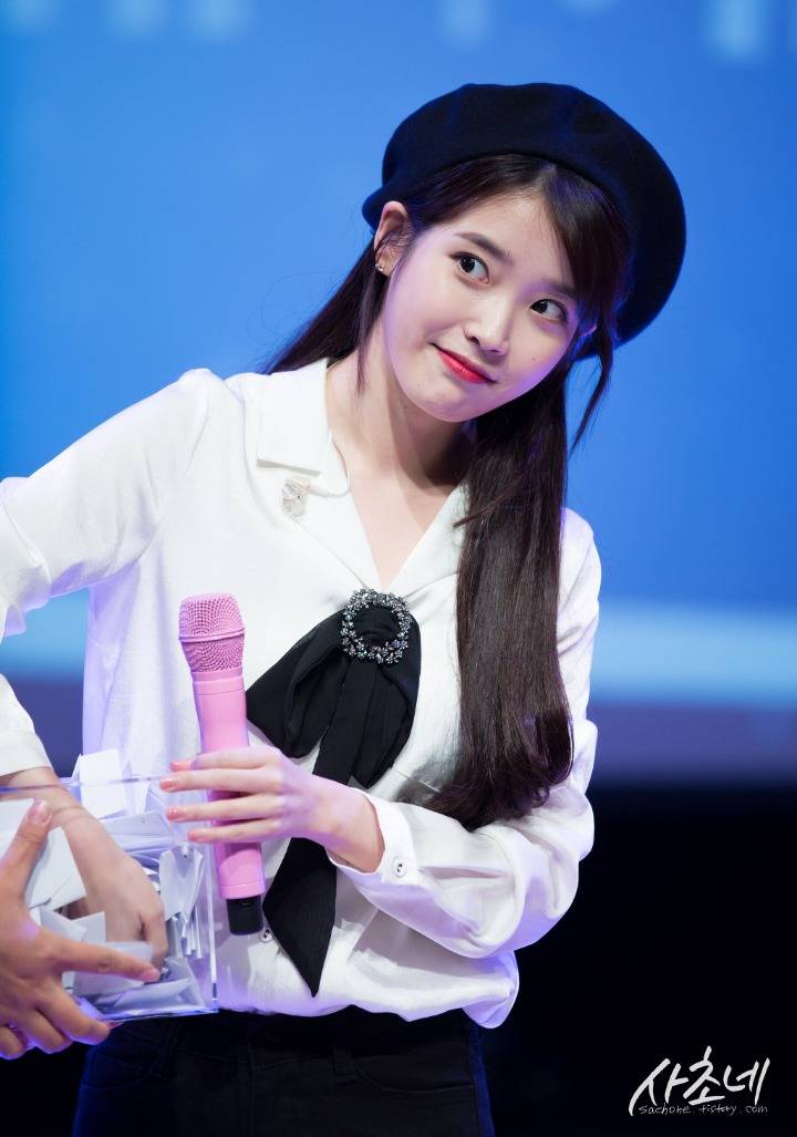 싸이월드가 생각나는 아이유 서든 팬미팅 문답.txt | 인스티즈