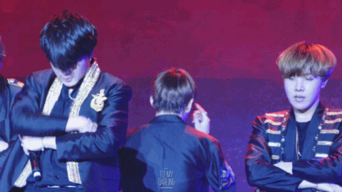 아이돌들의 매력적인 순간들.gif | 인스티즈