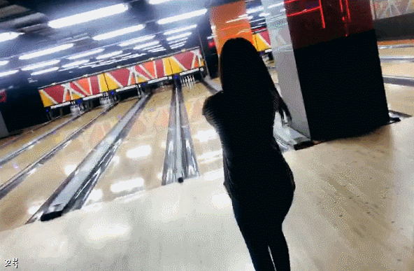 볼링치러간 여자친구 신비와 소원.gif | 인스티즈