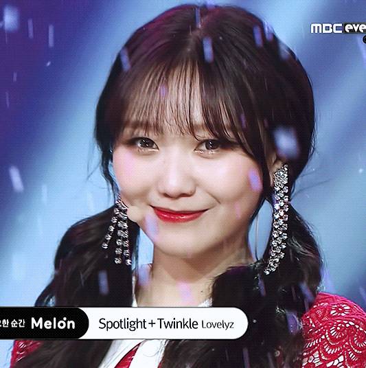 너무 커서 상처까지 났다는 러블리즈 귀걸이 크기.jpgif | 인스티즈