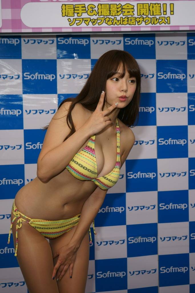 남자들이 선호하는 육덕몸매인 모델.gif | 인스티즈