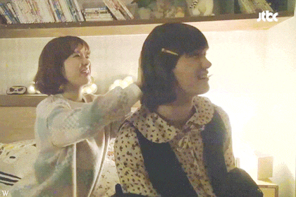 박보영 보면서 표정 못숨기는 박형식.gif | 인스티즈