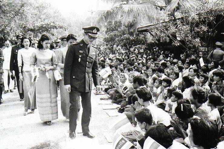 모든 태국인이 존경하는 푸미폰 국왕 서거 (존경받는 이유) | 인스티즈