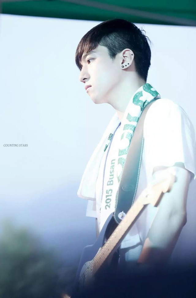 데이식스 기타치는애 | 인스티즈