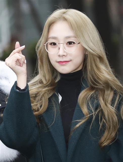 안경 쓴 러블리즈 멤버들 사진모음.jpgif | 인스티즈