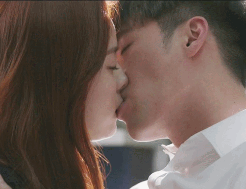드라마 역사상 길이 남을 것 같은 키스신.gif | 인스티즈