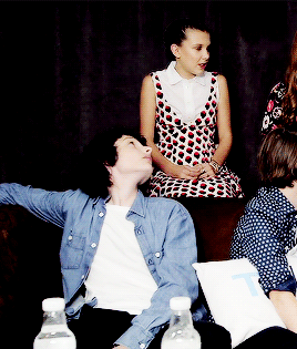 02년생인데 묘하게 80년대 분위기가 나는 배우 핀 울프하드 (Finn Wolfhard) | 인스티즈