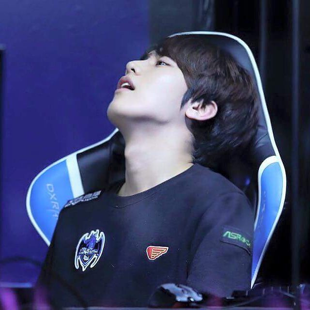 잘생겨서 실검 1위도 장악했었던 프로게이머 | 인스티즈