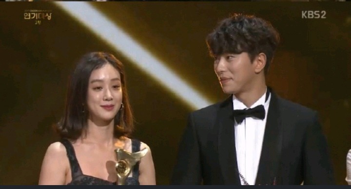 3사 통틀어 제일 상 잘줬다는 KBS 연기대상 | 인스티즈