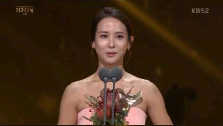 3사 통틀어 제일 상 잘줬다는 KBS 연기대상 | 인스티즈