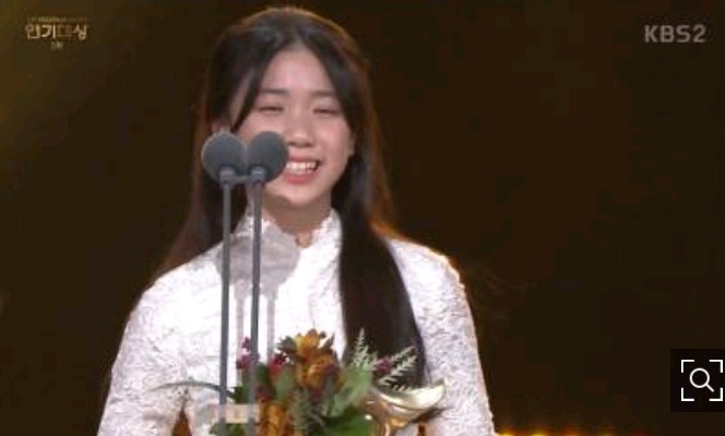 3사 통틀어 제일 상 잘줬다는 KBS 연기대상 | 인스티즈