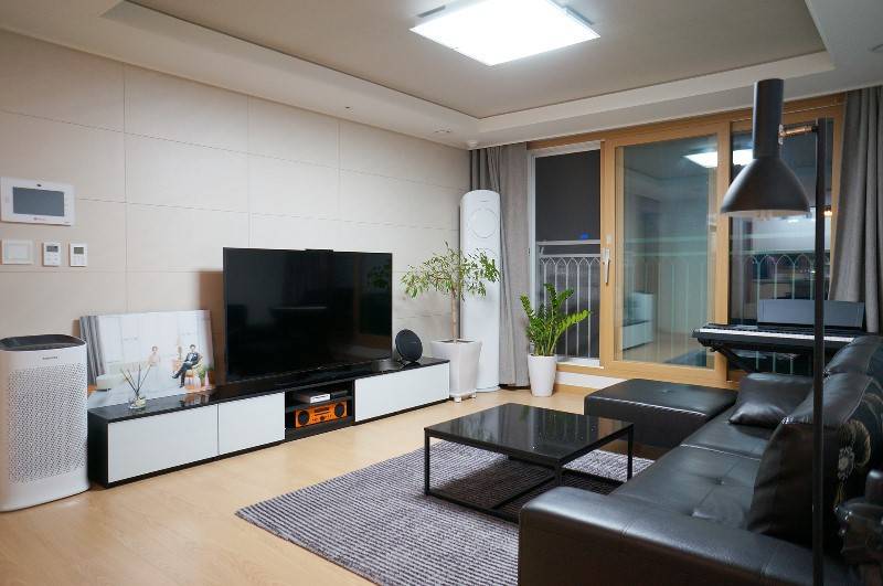 웹툰 데뷔 13년차 신인 변태 만화가 유부남의 집 | 인스티즈