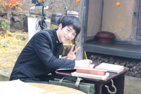 [고르기] 오갈데 없는 여시와 함께 있어줄 사람을 골라보자 | 인스티즈