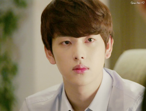 [고르기] 일방적 사랑에 지쳐 떠나겠다는 연하남을 붙잡는 연상녀 조합 고르기 | 인스티즈