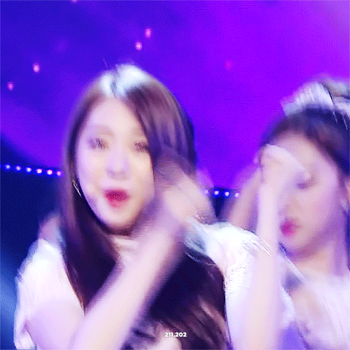 은근히 색기있는 여아이돌 두명 (아이유 아님) | 인스티즈