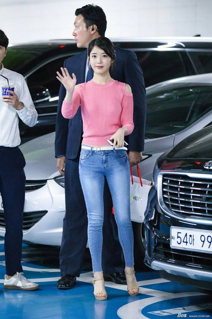 아이유 청바지 핏ㄷㄷㄷ | 인스티즈