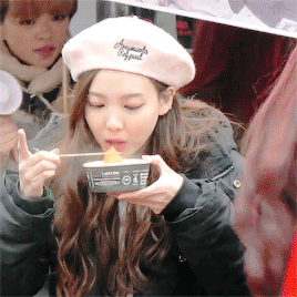 트와이스 멤버중 한끼식사를 같이 하고픈 멤버는? | 인스티즈