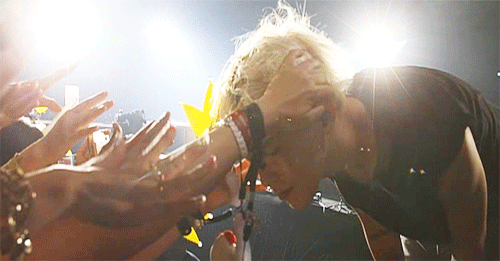 지드래곤이 자주하는 팬서비스의 최후.jpgif | 인스티즈