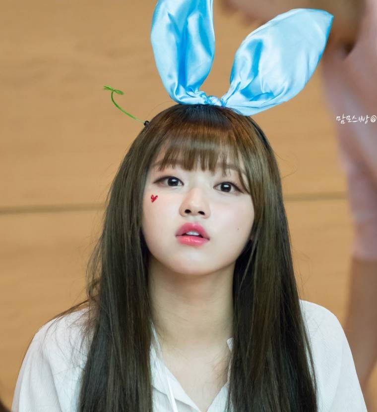 볼이랑 입술이 귀여운 오마이걸 유아 | 인스티즈