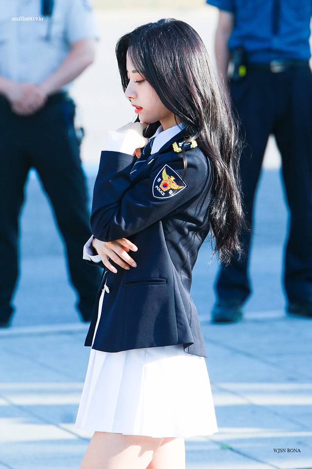 경찰 제복이 너무 잘 어울리는 소녀들 | 인스티즈