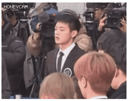 꾹 참는 민호 | 인스티즈