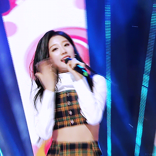 [러블리즈] 친구들이 삼겹살 먹으러 가자고 연락이 와서 예인이 | 인스티즈