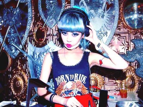 일본에서 타투 스타킹을 유행시킨 장본인 | 인스티즈